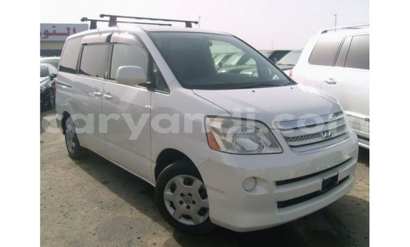 Nunua Imported Toyota Noah Nyeupe Gari ndani ya Import - Dubai nchini Zambia Nunua Imported Toyota Noah Nyeupe Gari ndani ya Import - Dubai nchini Zambia