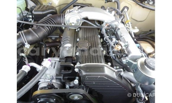 Nunua Imported Toyota Land Cruiser Beige Gari ndani ya Import - Dubai nchini Zambia Nunua Imported Toyota Land Cruiser Beige Gari ndani ya Import - Dubai nchini Zambia