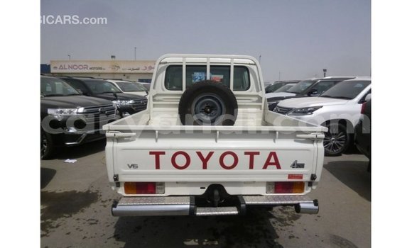 Tenga Imported Toyota Land Cruiser Chena Mota in Import - Dubai in Zambia Tenga Imported Toyota Land Cruiser Chena Mota in Import - Dubai in Zambia