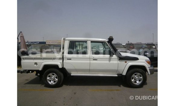 Tenga Imported Toyota Land Cruiser Chena Mota in Import - Dubai in Zambia Tenga Imported Toyota Land Cruiser Chena Mota in Import - Dubai in Zambia