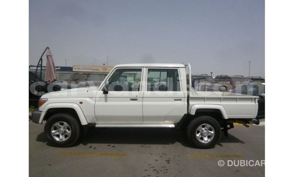 Tenga Imported Toyota Land Cruiser Chena Mota in Import - Dubai in Zambia Tenga Imported Toyota Land Cruiser Chena Mota in Import - Dubai in Zambia