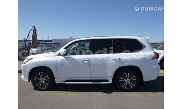 Nunua Imported Lexus LX Nyeupe Gari ndani ya Import - Dubai nchini Zambia Nunua Imported Lexus LX Nyeupe Gari ndani ya Import - Dubai nchini Zambia
