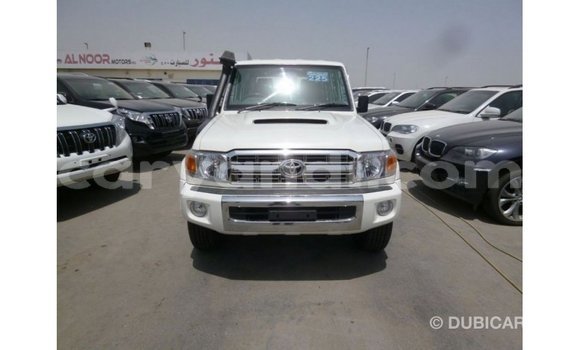 Nunua Imported Toyota Land Cruiser Nyeupe Gari ndani ya Import - Dubai nchini Zambia Nunua Imported Toyota Land Cruiser Nyeupe Gari ndani ya Import - Dubai nchini Zambia