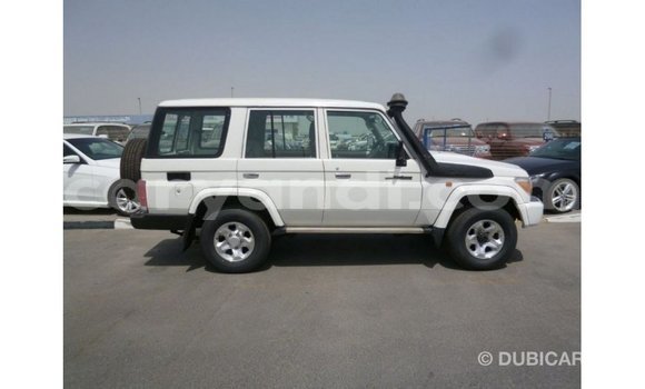 Nunua Imported Toyota Land Cruiser Nyeupe Gari ndani ya Import - Dubai nchini Zambia Nunua Imported Toyota Land Cruiser Nyeupe Gari ndani ya Import - Dubai nchini Zambia