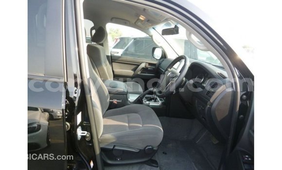 Tenga Imported Toyota Land Cruiser Nhema Mota in Import - Dubai in Zambia Tenga Imported Toyota Land Cruiser Nhema Mota in Import - Dubai in Zambia