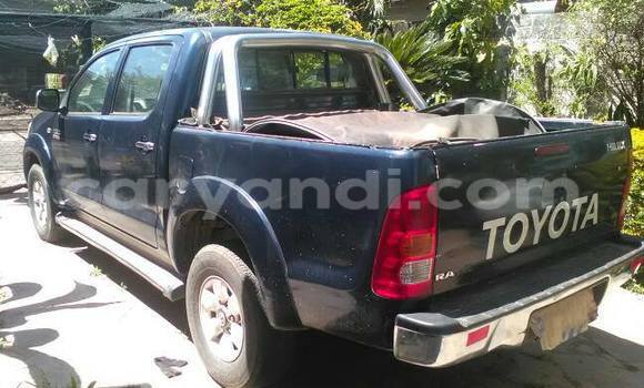 Tenga Tsaru Toyota Hilux Bhuruu Mota in Chipata in Zambia Tenga Tsaru Toyota Hilux Bhuruu Mota in Chipata in Zambia