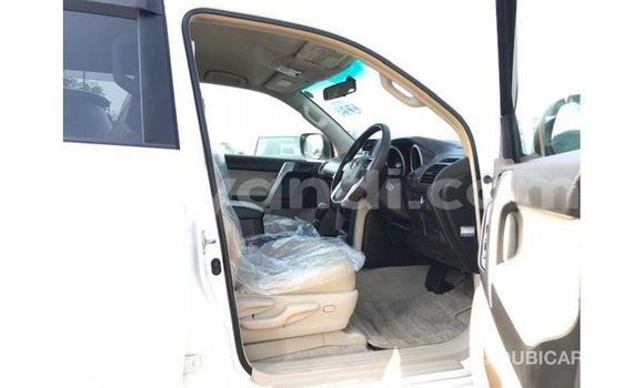 Nunua Imported Toyota Prado Nyeupe Gari ndani ya Import - Dubai nchini Zambia Nunua Imported Toyota Prado Nyeupe Gari ndani ya Import - Dubai nchini Zambia