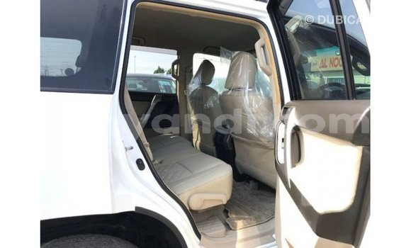 Nunua Imported Toyota Prado Nyeupe Gari ndani ya Import - Dubai nchini Zambia Nunua Imported Toyota Prado Nyeupe Gari ndani ya Import - Dubai nchini Zambia