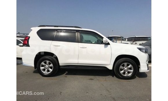 Nunua Imported Toyota Prado Nyeupe Gari ndani ya Import - Dubai nchini Zambia Nunua Imported Toyota Prado Nyeupe Gari ndani ya Import - Dubai nchini Zambia
