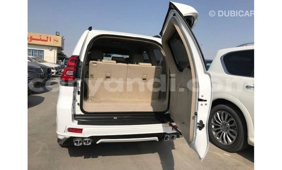 Nunua Imported Toyota Prado Nyeupe Gari ndani ya Import - Dubai nchini Zambia Nunua Imported Toyota Prado Nyeupe Gari ndani ya Import - Dubai nchini Zambia