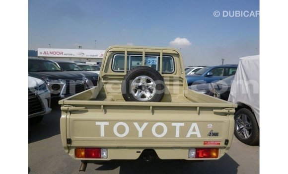 Acheter Import Voiture Toyota Land Cruiser Beige à Import - Dubai, Zambie Acheter Import Voiture Toyota Land Cruiser Beige à Import - Dubai, Zambie