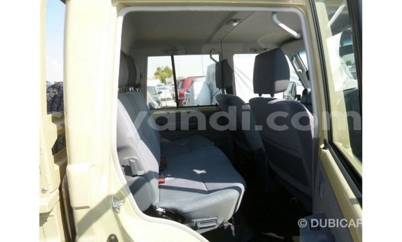 Acheter Import Voiture Toyota Land Cruiser Beige à Import - Dubai, Zambie Acheter Import Voiture Toyota Land Cruiser Beige à Import - Dubai, Zambie