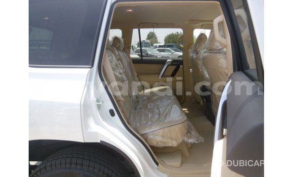 Nunua Imported Toyota Prado Nyeupe Gari ndani ya Import - Dubai nchini Zambia Nunua Imported Toyota Prado Nyeupe Gari ndani ya Import - Dubai nchini Zambia