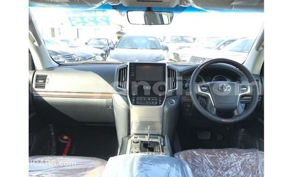 Buy Import Toyota Land Cruiser White Car in Import - Dubai in Zambia Buy Import Toyota Land Cruiser White Car in Import - Dubai in Zambia