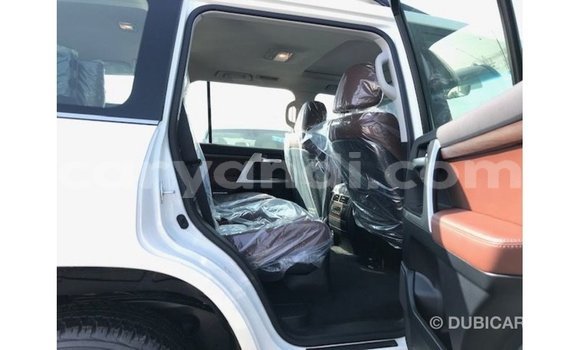Buy Import Toyota Land Cruiser White Car in Import - Dubai in Zambia Buy Import Toyota Land Cruiser White Car in Import - Dubai in Zambia