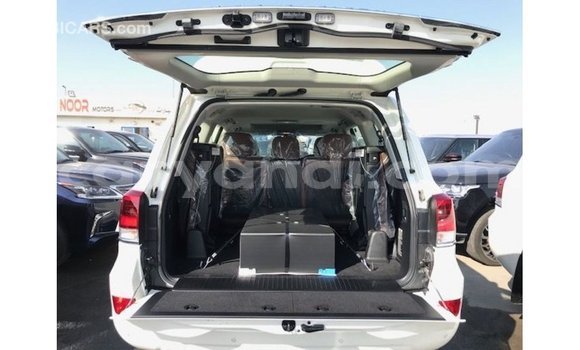 Buy Import Toyota Land Cruiser White Car in Import - Dubai in Zambia Buy Import Toyota Land Cruiser White Car in Import - Dubai in Zambia