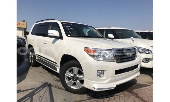 Nunua Imported Toyota Land Cruiser Nyeupe Gari ndani ya Import - Dubai nchini Zambia Nunua Imported Toyota Land Cruiser Nyeupe Gari ndani ya Import - Dubai nchini Zambia