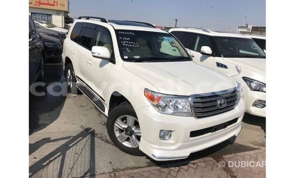 Nunua Imported Toyota Land Cruiser Nyeupe Gari ndani ya Import - Dubai nchini Zambia Nunua Imported Toyota Land Cruiser Nyeupe Gari ndani ya Import - Dubai nchini Zambia