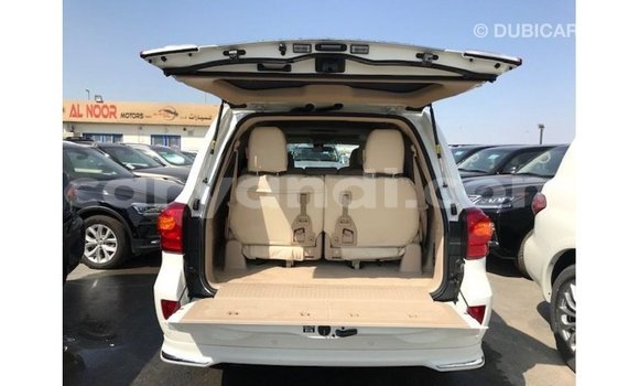 Nunua Imported Toyota Land Cruiser Nyeupe Gari ndani ya Import - Dubai nchini Zambia Nunua Imported Toyota Land Cruiser Nyeupe Gari ndani ya Import - Dubai nchini Zambia