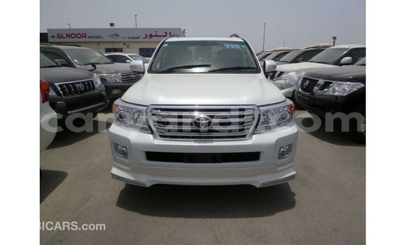 Buy Import Toyota Land Cruiser White Car in Import - Dubai in Zambia Buy Import Toyota Land Cruiser White Car in Import - Dubai in Zambia