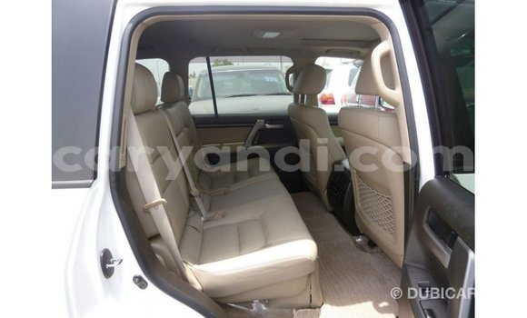 Buy Import Toyota Land Cruiser White Car in Import - Dubai in Zambia Buy Import Toyota Land Cruiser White Car in Import - Dubai in Zambia