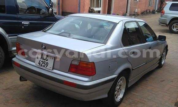 Acheter Occasion Voiture BMW 3–Series Gris à Chipata, Zambie Acheter Occasion Voiture BMW 3–Series Gris à Chipata, Zambie