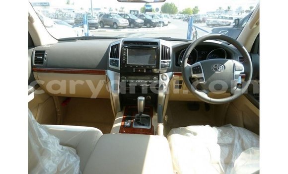 Acheter Import Voiture Toyota Land Cruiser Blanc à Import - Dubai, Zambie Acheter Import Voiture Toyota Land Cruiser Blanc à Import - Dubai, Zambie
