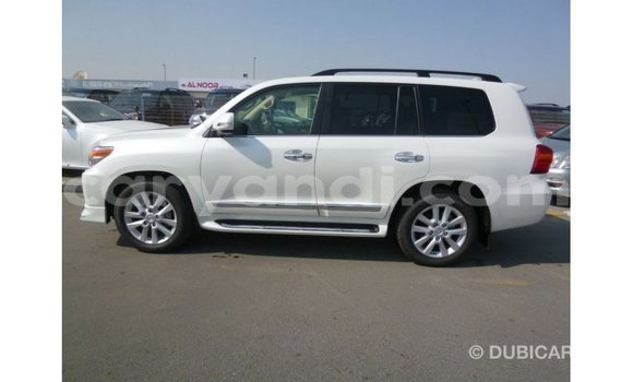 Nunua Imported Toyota Land Cruiser Nyeupe Gari ndani ya Import - Dubai nchini Zambia Nunua Imported Toyota Land Cruiser Nyeupe Gari ndani ya Import - Dubai nchini Zambia