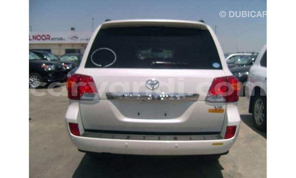 Nunua Imported Toyota Land Cruiser Nyeupe Gari ndani ya Import - Dubai nchini Zambia Nunua Imported Toyota Land Cruiser Nyeupe Gari ndani ya Import - Dubai nchini Zambia