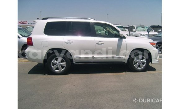 Nunua Imported Toyota Land Cruiser Nyeupe Gari ndani ya Import - Dubai nchini Zambia Nunua Imported Toyota Land Cruiser Nyeupe Gari ndani ya Import - Dubai nchini Zambia