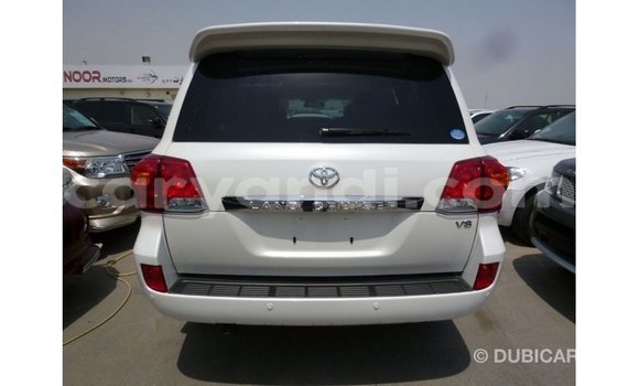 Buy Import Toyota Land Cruiser White Car in Import - Dubai in Zambia Buy Import Toyota Land Cruiser White Car in Import - Dubai in Zambia