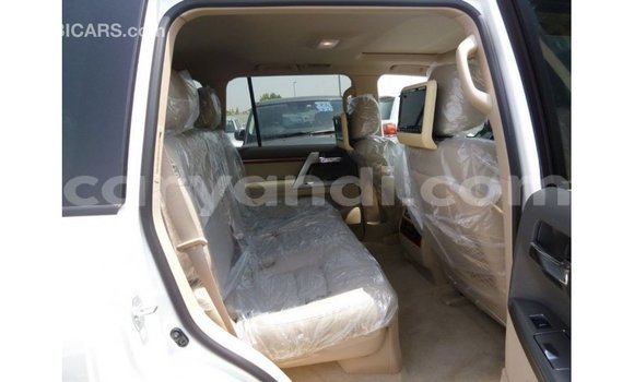 Buy Import Toyota Land Cruiser White Car in Import - Dubai in Zambia Buy Import Toyota Land Cruiser White Car in Import - Dubai in Zambia