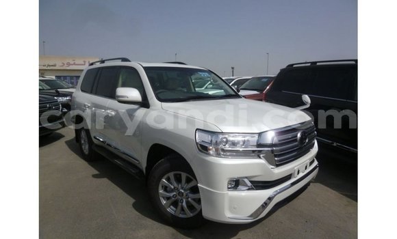 Nunua Imported Toyota Land Cruiser Nyeupe Gari ndani ya Import - Dubai nchini Zambia Nunua Imported Toyota Land Cruiser Nyeupe Gari ndani ya Import - Dubai nchini Zambia