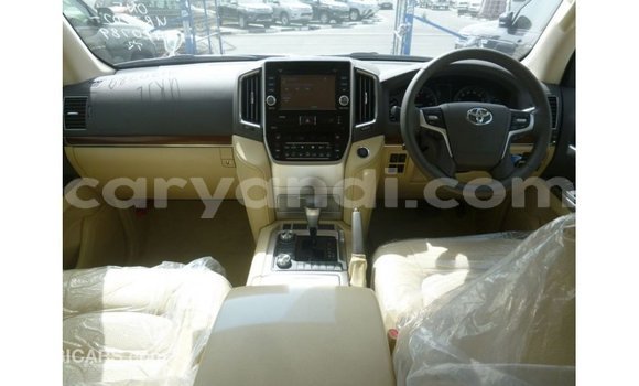 Nunua Imported Toyota Land Cruiser Nyeupe Gari ndani ya Import - Dubai nchini Zambia Nunua Imported Toyota Land Cruiser Nyeupe Gari ndani ya Import - Dubai nchini Zambia