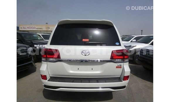 Nunua Imported Toyota Land Cruiser Nyeupe Gari ndani ya Import - Dubai nchini Zambia Nunua Imported Toyota Land Cruiser Nyeupe Gari ndani ya Import - Dubai nchini Zambia