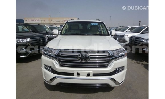 Nunua Imported Toyota Land Cruiser Nyeupe Gari ndani ya Import - Dubai nchini Zambia Nunua Imported Toyota Land Cruiser Nyeupe Gari ndani ya Import - Dubai nchini Zambia