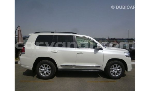 Nunua Imported Toyota Land Cruiser Nyeupe Gari ndani ya Import - Dubai nchini Zambia Nunua Imported Toyota Land Cruiser Nyeupe Gari ndani ya Import - Dubai nchini Zambia