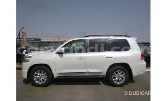 Nunua Imported Toyota Land Cruiser Nyeupe Gari ndani ya Import - Dubai nchini Zambia Nunua Imported Toyota Land Cruiser Nyeupe Gari ndani ya Import - Dubai nchini Zambia