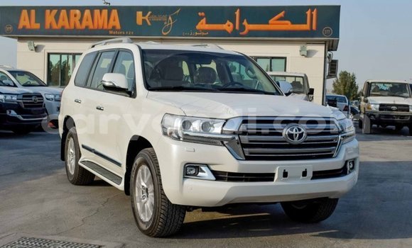 Acheter Import Voiture Toyota Land Cruiser Blanc à Import - Dubai, Zambie Acheter Import Voiture Toyota Land Cruiser Blanc à Import - Dubai, Zambie
