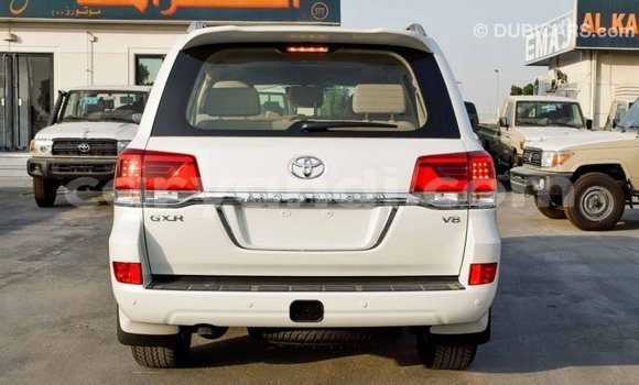 Acheter Import Voiture Toyota Land Cruiser Blanc à Import - Dubai, Zambie Acheter Import Voiture Toyota Land Cruiser Blanc à Import - Dubai, Zambie