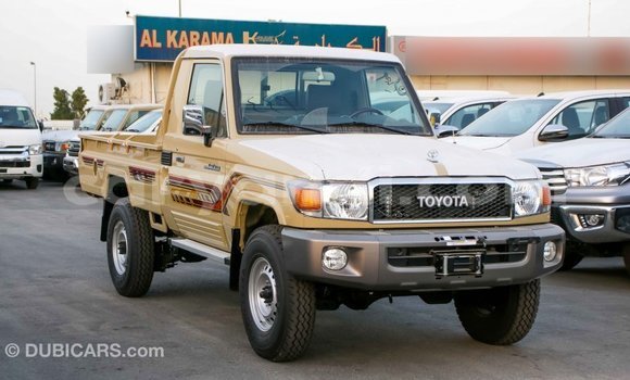 Acheter Import Voiture Toyota Land Cruiser Beige à Import - Dubai, Zambie Acheter Import Voiture Toyota Land Cruiser Beige à Import - Dubai, Zambie