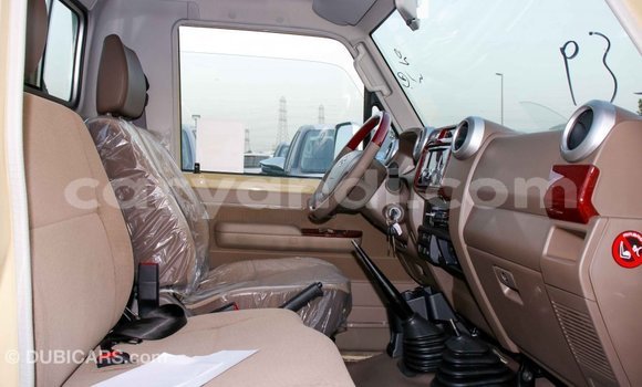 Acheter Import Voiture Toyota Land Cruiser Beige à Import - Dubai, Zambie Acheter Import Voiture Toyota Land Cruiser Beige à Import - Dubai, Zambie