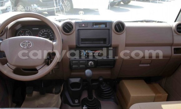 Acheter Import Voiture Toyota Land Cruiser Beige à Import - Dubai, Zambie Acheter Import Voiture Toyota Land Cruiser Beige à Import - Dubai, Zambie