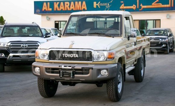 Acheter Import Voiture Toyota Land Cruiser Beige à Import - Dubai, Zambie Acheter Import Voiture Toyota Land Cruiser Beige à Import - Dubai, Zambie