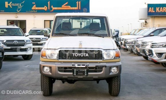 Acheter Import Voiture Toyota Land Cruiser Beige à Import - Dubai, Zambie Acheter Import Voiture Toyota Land Cruiser Beige à Import - Dubai, Zambie