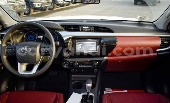 Acheter Import Voiture Toyota Hilux Blanc à Import - Dubai, Zambie Acheter Import Voiture Toyota Hilux Blanc à Import - Dubai, Zambie