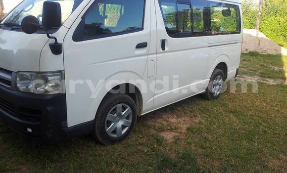 Buy Used Toyota Hiace White Car in Chipata in Zambia Buy Used Toyota Hiace White Car in Chipata in Zambia