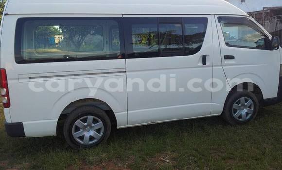Buy Used Toyota Hiace White Car in Chipata in Zambia Buy Used Toyota Hiace White Car in Chipata in Zambia
