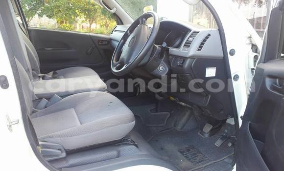 Buy Used Toyota Hiace White Car in Chipata in Zambia Buy Used Toyota Hiace White Car in Chipata in Zambia