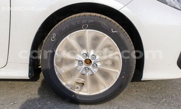 Acheter Import Voiture Toyota Corolla Blanc à Import - Dubai, Zambie Acheter Import Voiture Toyota Corolla Blanc à Import - Dubai, Zambie